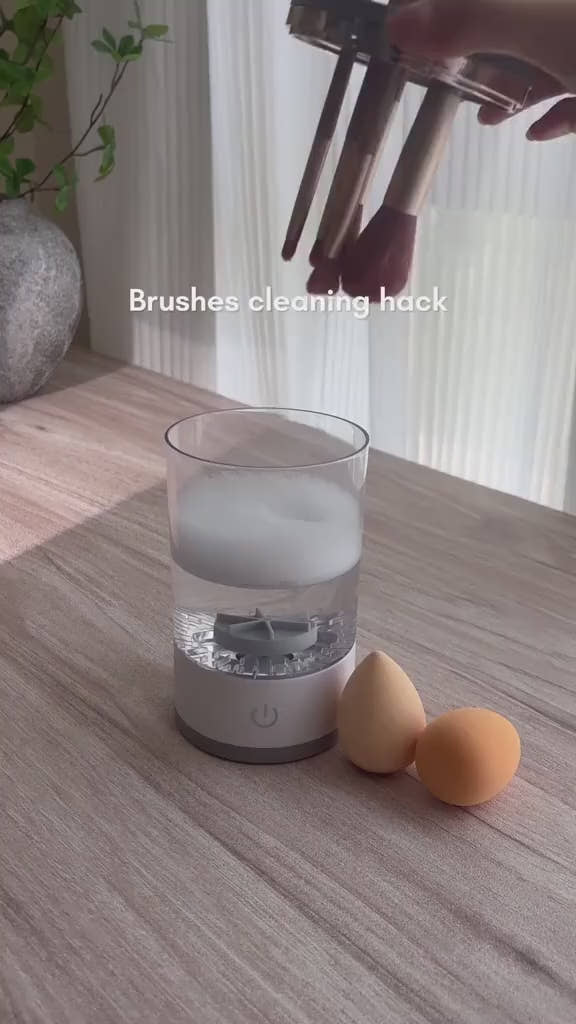 USB Plug-In Electric Makeup Brush Cleaner & Dryer